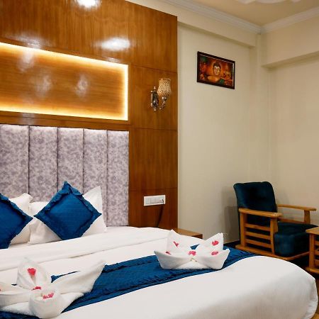New Ambika International Mall Road Hotel Manāli Buitenkant foto