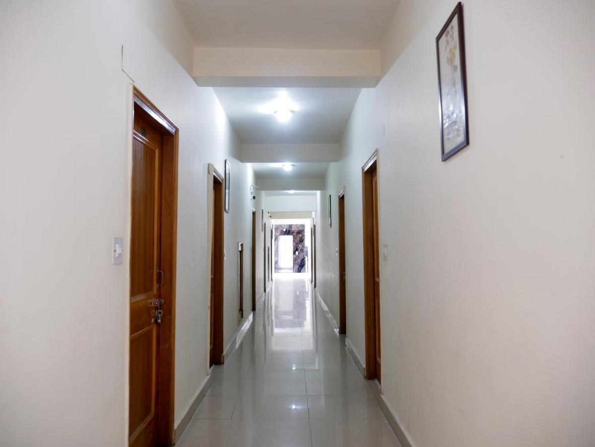 New Ambika International Mall Road Hotel Manāli Buitenkant foto