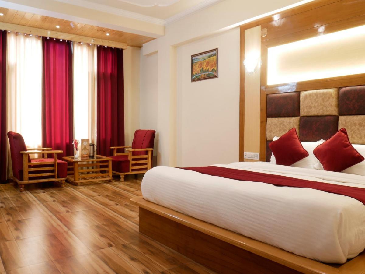 New Ambika International Mall Road Hotel Manāli Buitenkant foto
