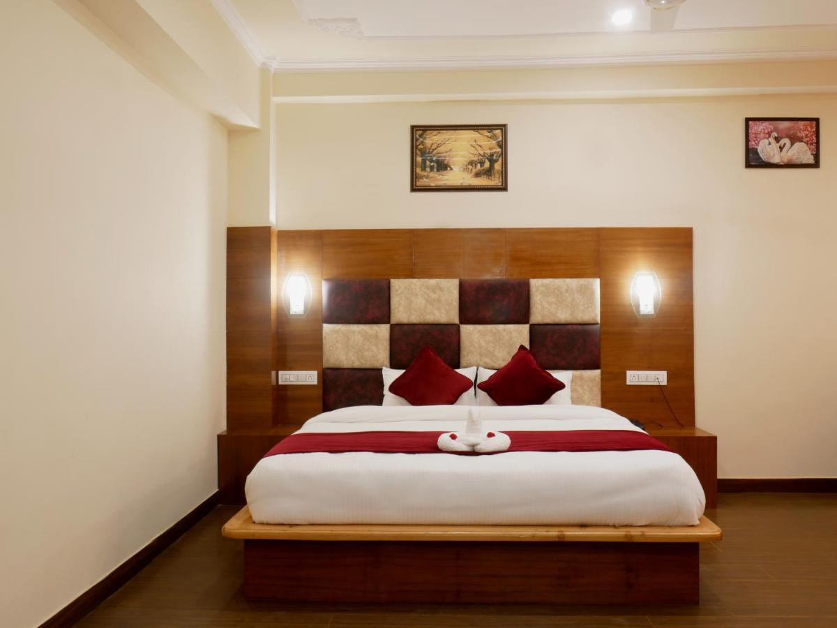 New Ambika International Mall Road Hotel Manāli Buitenkant foto