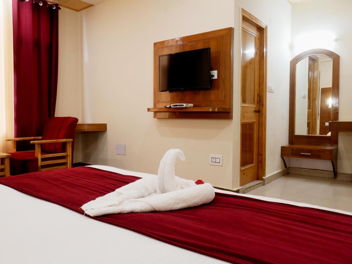 New Ambika International Mall Road Hotel Manāli Buitenkant foto