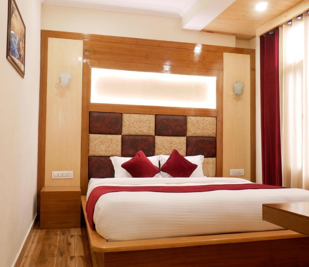 New Ambika International Mall Road Hotel Manāli Buitenkant foto
